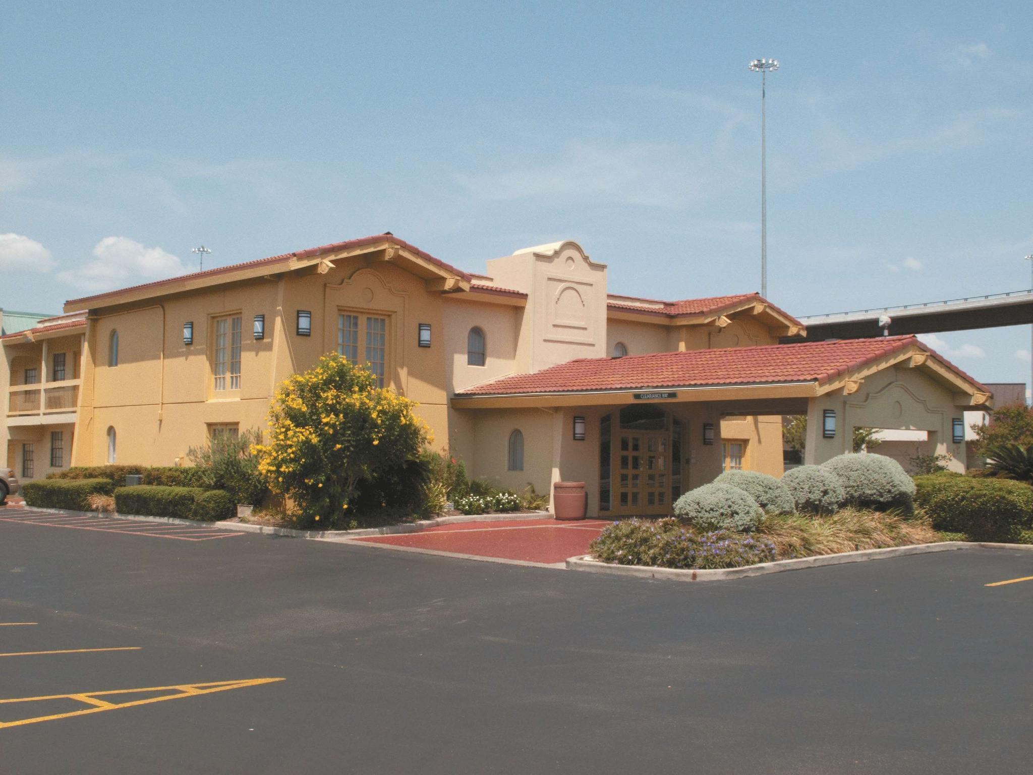 Baymont By Wyndham Austin University Area Kültér fotó