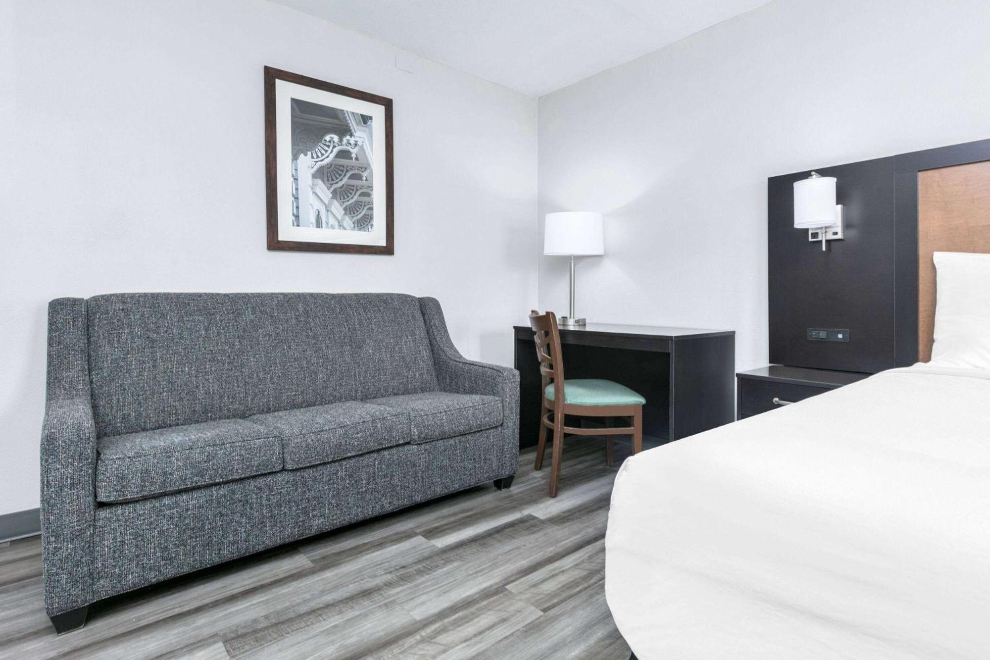 Baymont By Wyndham Austin University Area Kültér fotó